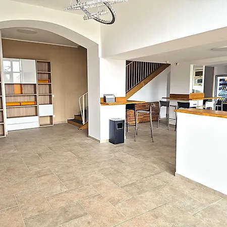Hotell Le Colibri Lucciana (Corsica)