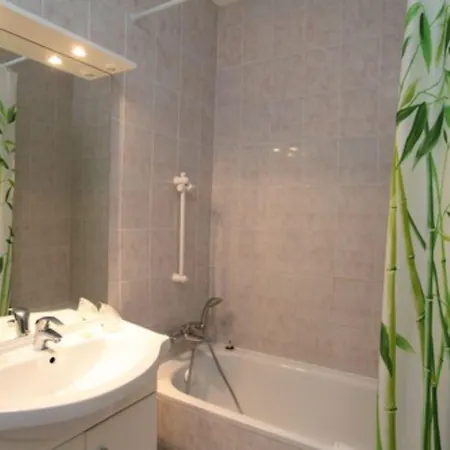 Le Colibri 2* Lucciana (Corsica)