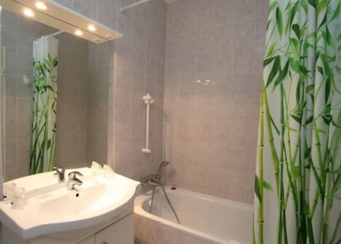 Le Colibri 2* Lucciana (Corsica)